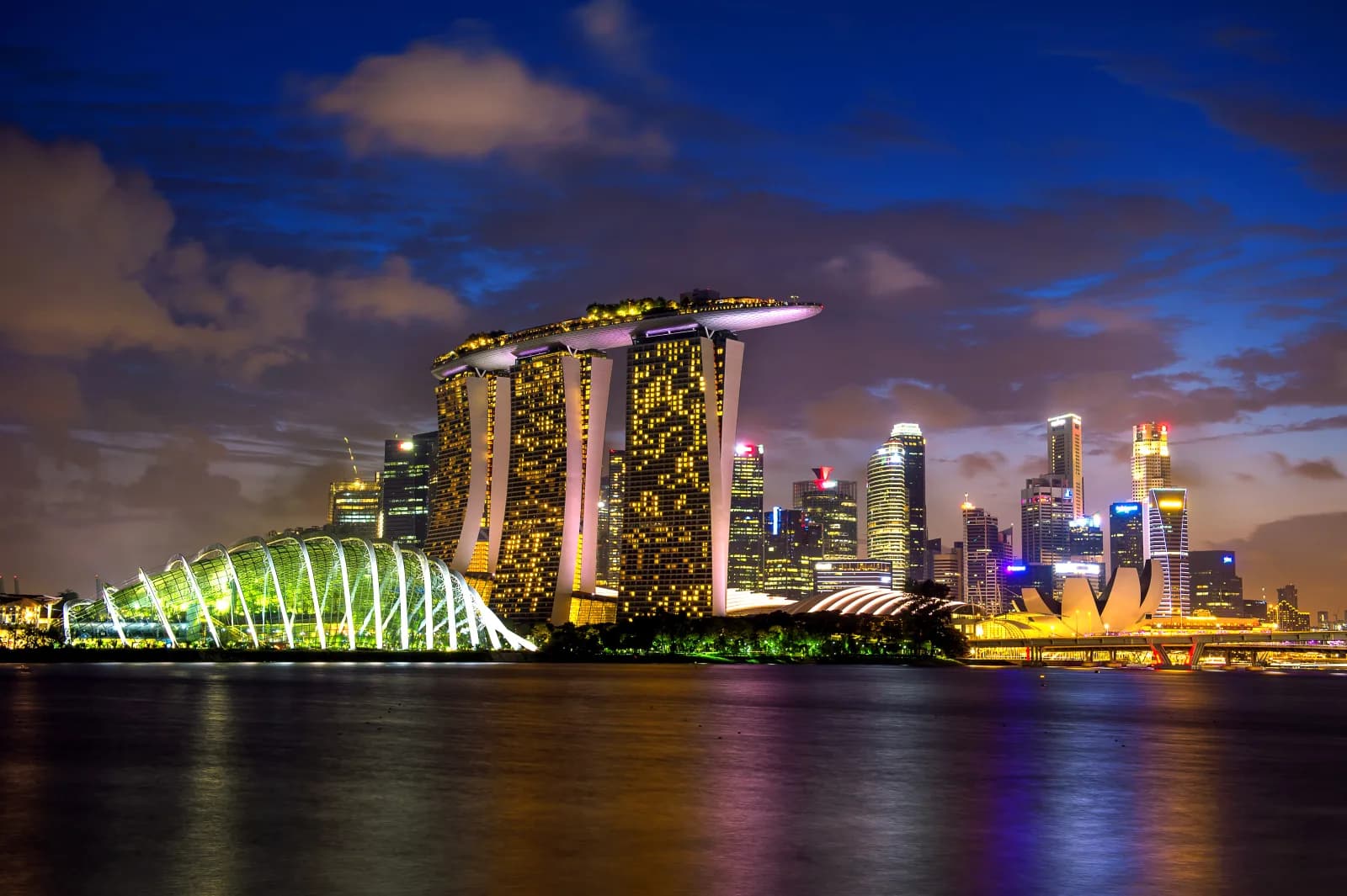 Marina Bay Sands and the Singapore skyline, a destination for Singapore visa applicants from Uganda